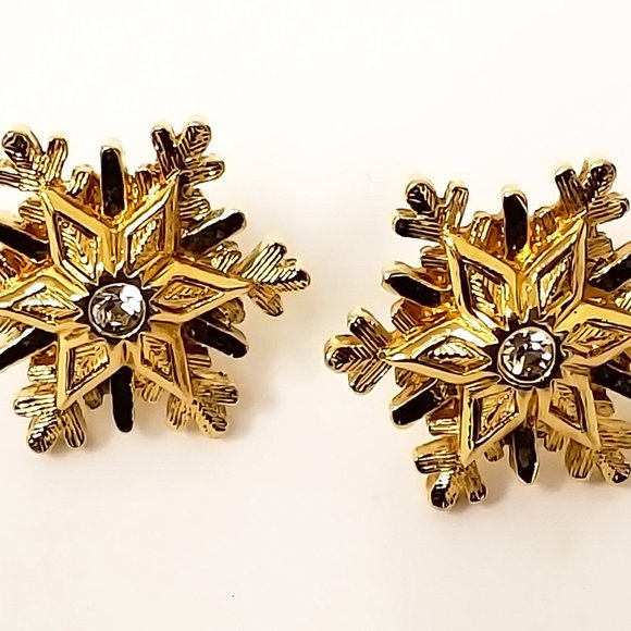 Vintage AVON 3D Gold Finished SNOWFLAKE Pierced Earrings with Rhinestone Accent - Picture 4 of 14